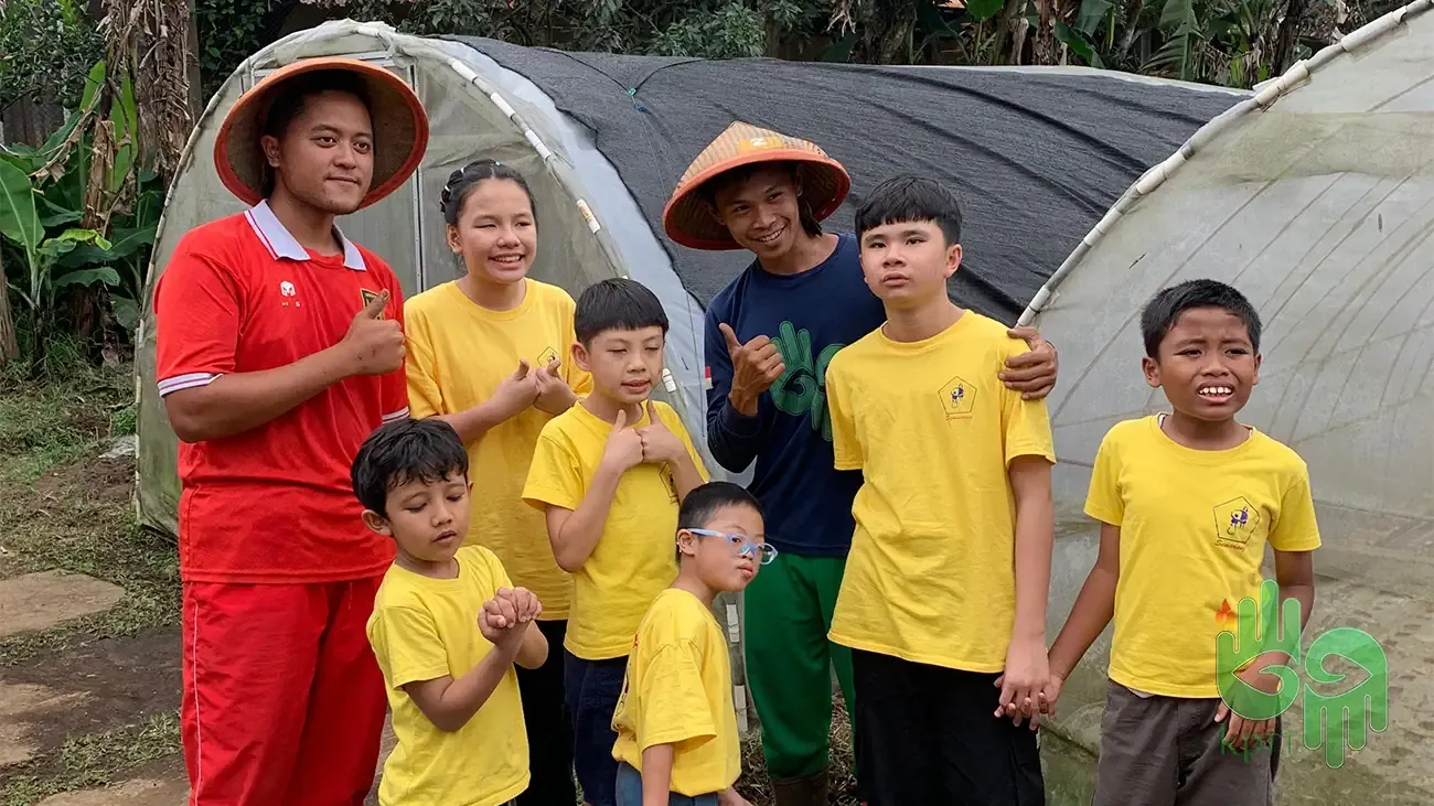 field-trip-anak-berkebutuhan-khusus-dari-agca-center-semarang-ke-kptt-salatiga