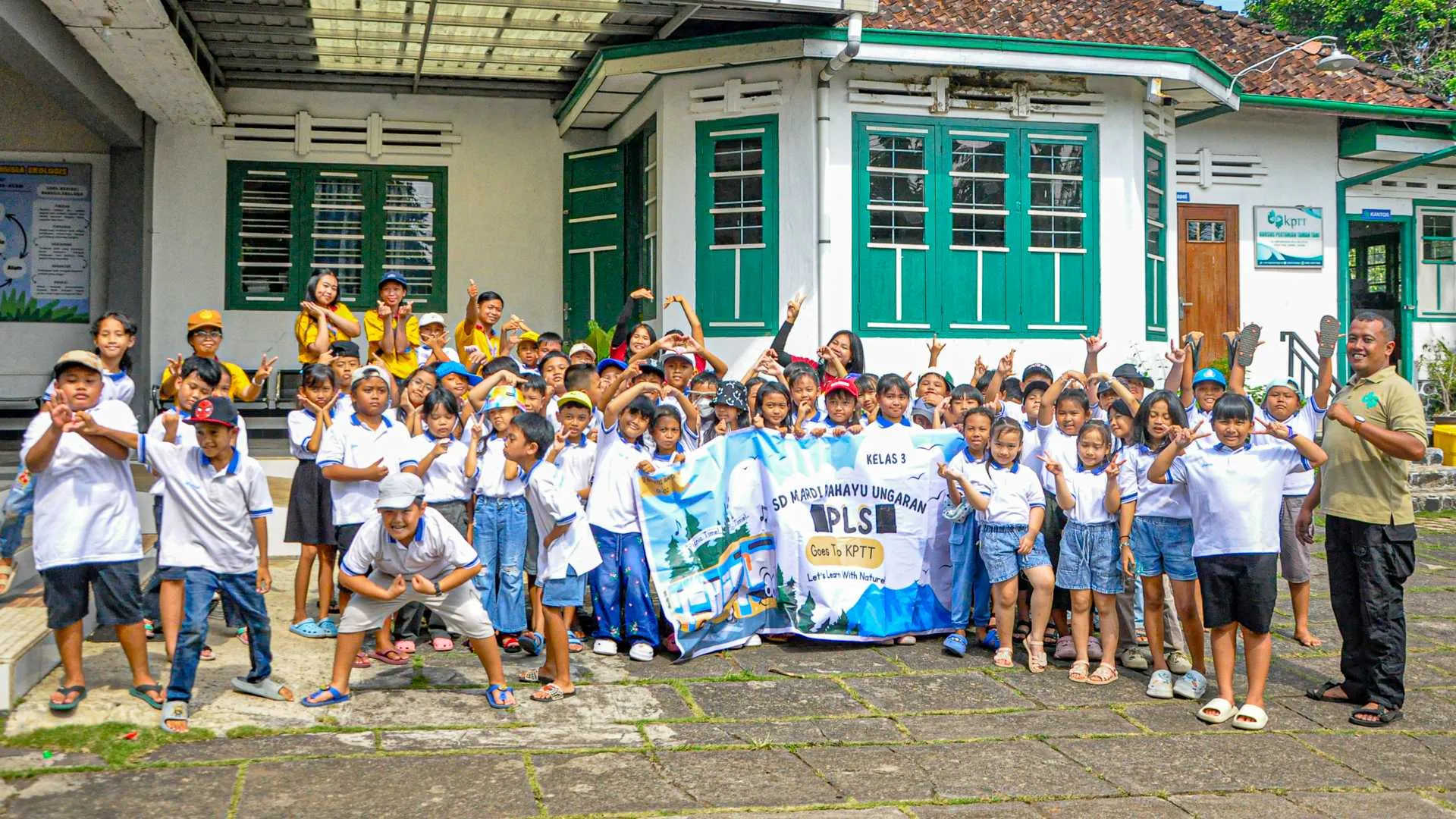 fieldtrip-dan-overplanting-bersama-teman-teman-sd-mardi-rahayu-ungaran